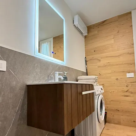 Alfieria - Netflix-parking-supermarket-centro Appartamento Bergamo