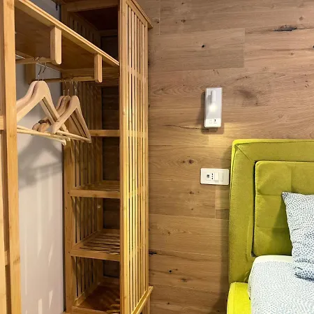Alfieria - Netflix-parking-supermarket-centro * 베르가모